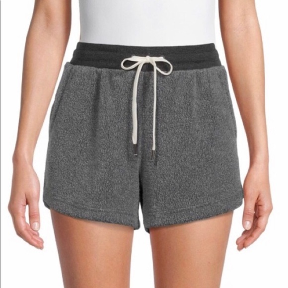 AVIA | Reverse Fleece Shorts - Picture 2 of 9